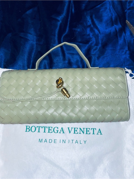 Bottega Veneta Handbags - 🔥Bottega veneta 😍 andiamo clutch Matcha Vegan leather